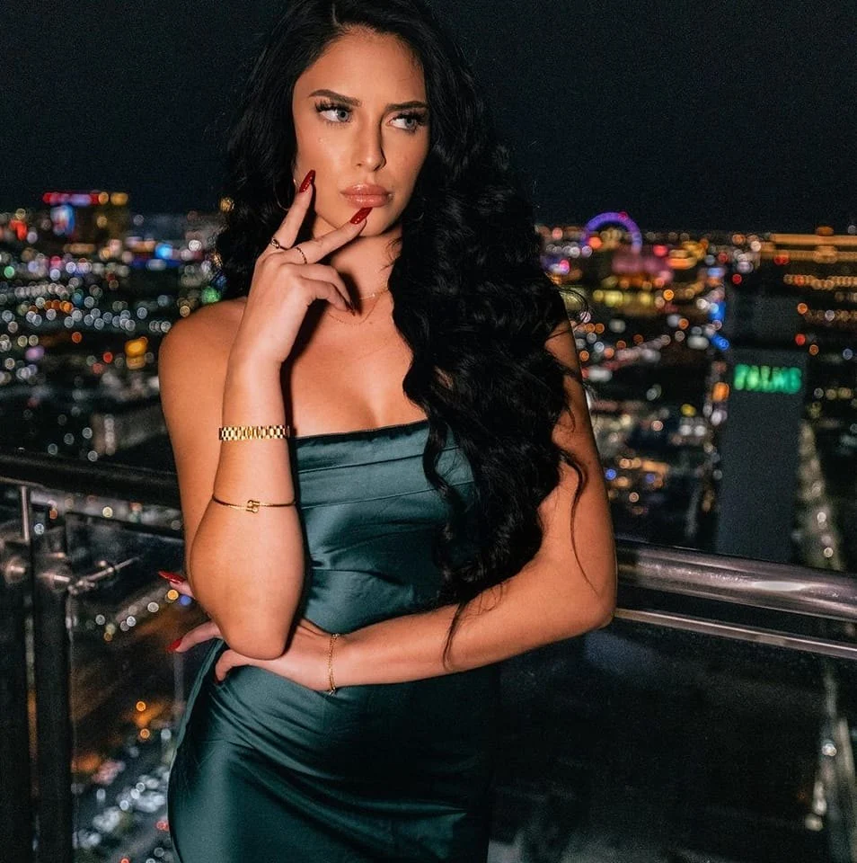 Camilla Araujo gorgeous pose