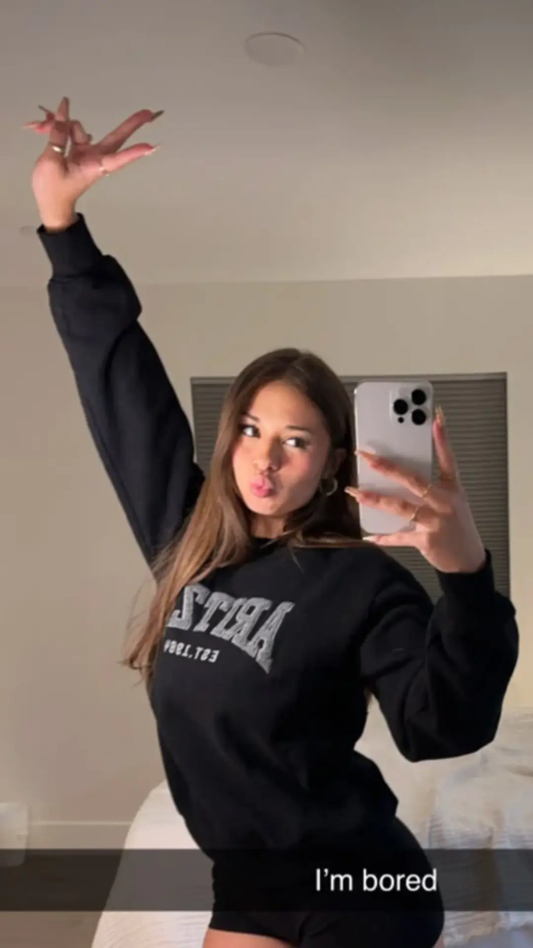 Sophie rain on erome making mirror selfie